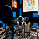 Sala equipada para grabar tu podcast
